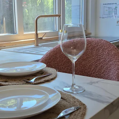 Maison H - De Luxe Avec Jacuzzi Privé Et Cinéma Immersif Hébergement de vacances Herstal