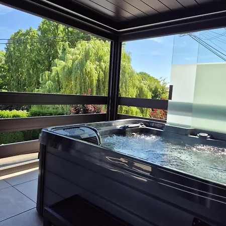 Maison H - De Luxe Avec Jacuzzi Privé Et Cinéma Immersif Hébergement de vacances